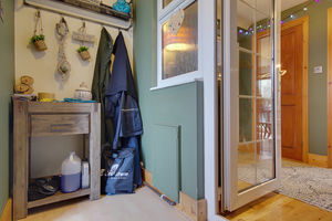 Entrance Porch- click for photo gallery